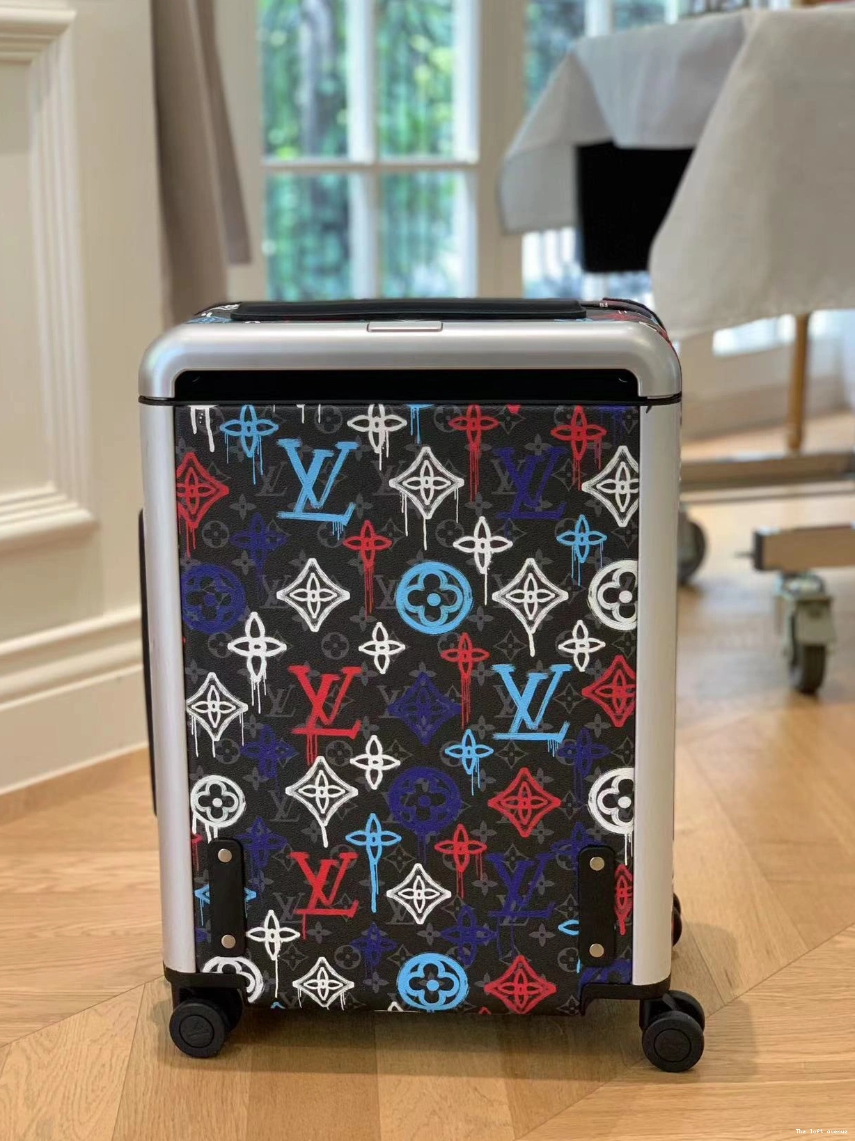 SUITCASE 37L 55 HORIZON CUSTOM CABIN GRAFFITI 0709
